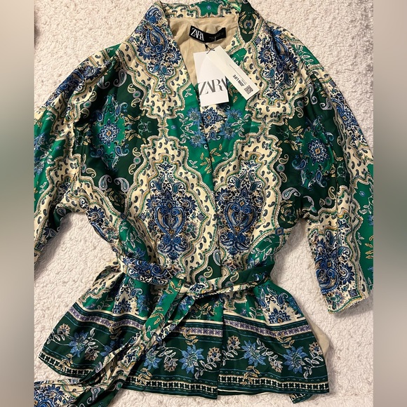Zara Tops - Zara Green Scarf Paisley print wrap belted kimono top jacket Medium